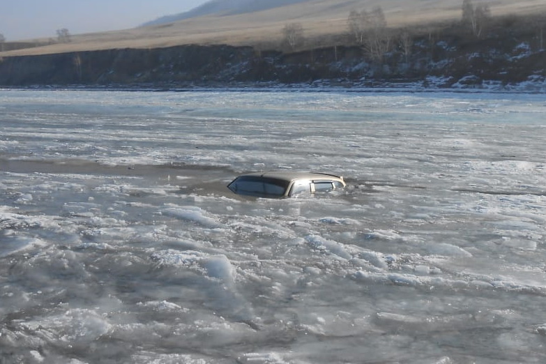 Красноярское водохранилище зимой