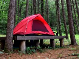 Красная палатка