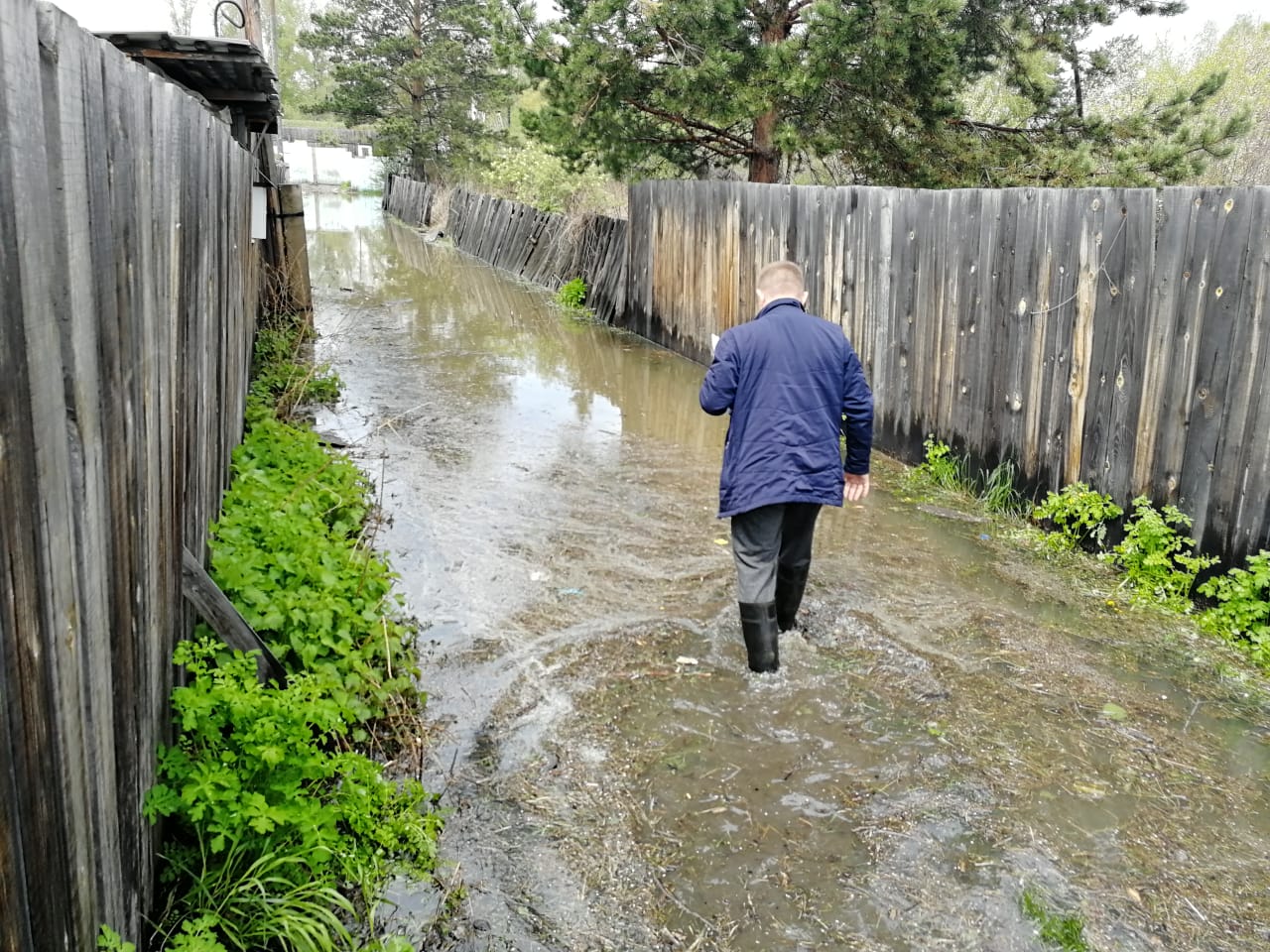 Вода в абакане. Подтопленность территории это. Половодье в Хакасии 2004.