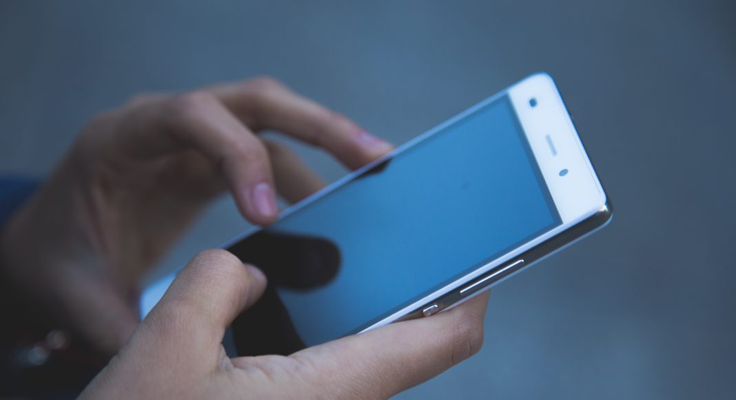 Изображение из фотобанка Телефон