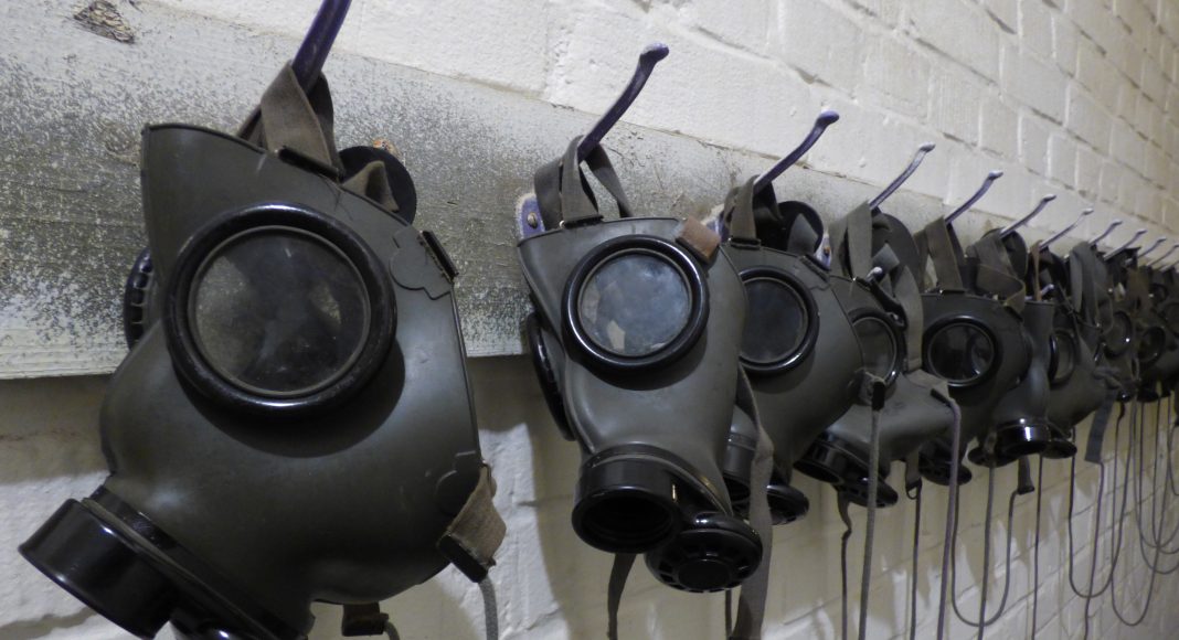 Изображение из фотобанка Противогазы, экология