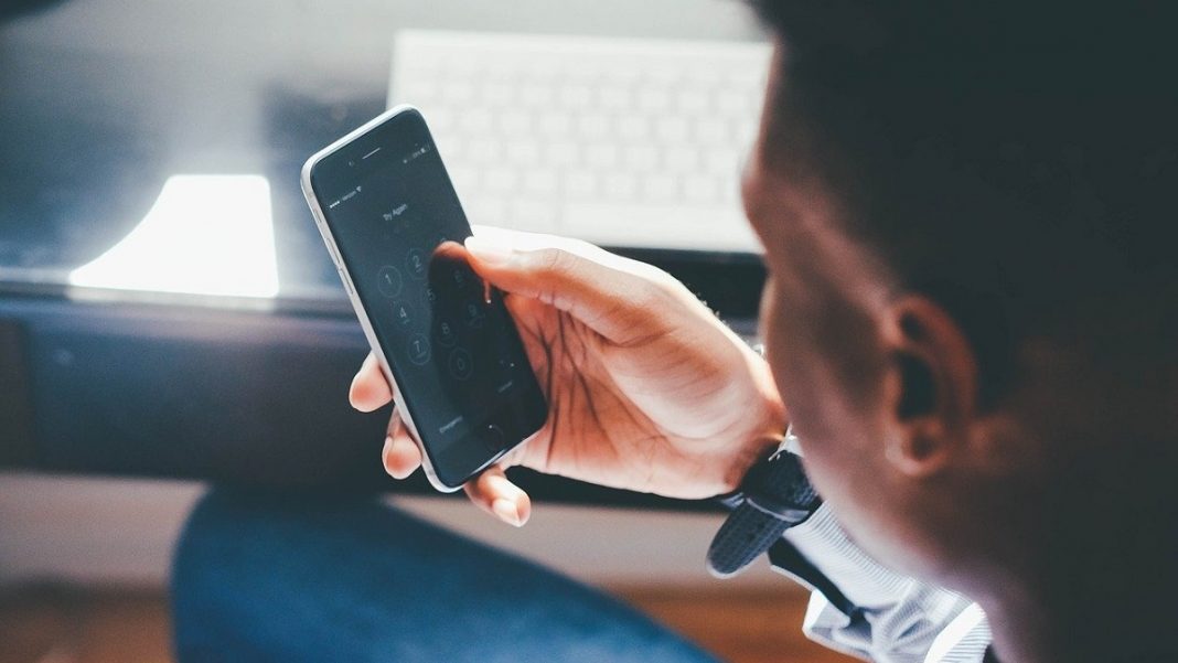 Фото: pixabay.com Телефон