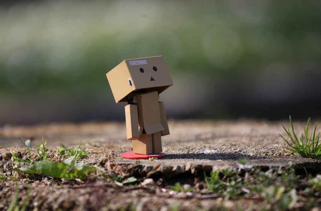 Картонный робот