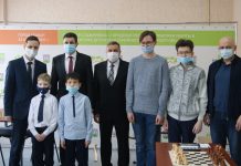 Открытие первенства Абакана по шахматам для детей до 9 лет. Фото: pulse19.ru