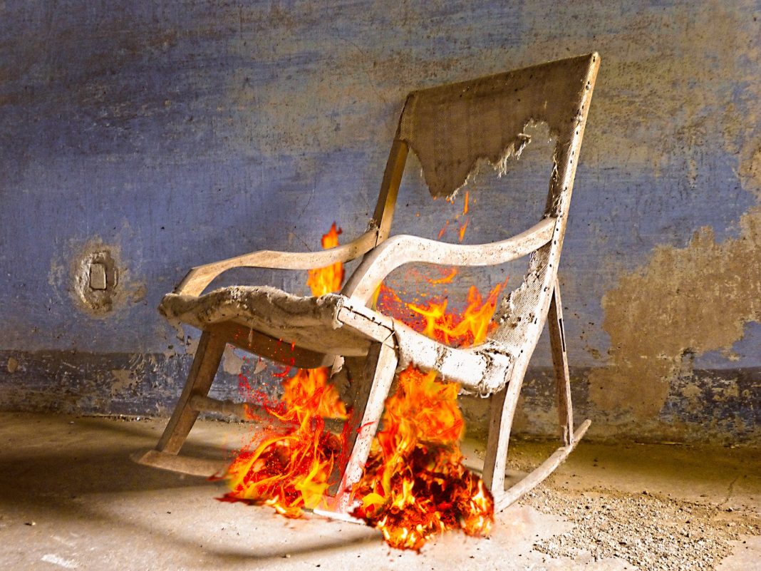 Горящее кресло