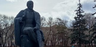 Памятник Ленину