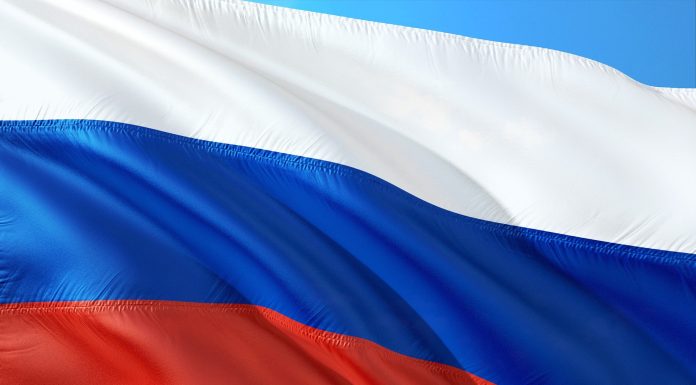 Почему правильная и сильная оппозиция нужна стране для успеха и процветания Флаг России