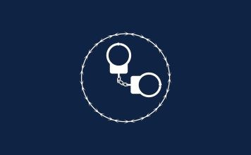 Наркоплантация в квартире: жителю Сорска грозит до 10 лет тюрьмы за выращивание марихуаны Наручники, арест