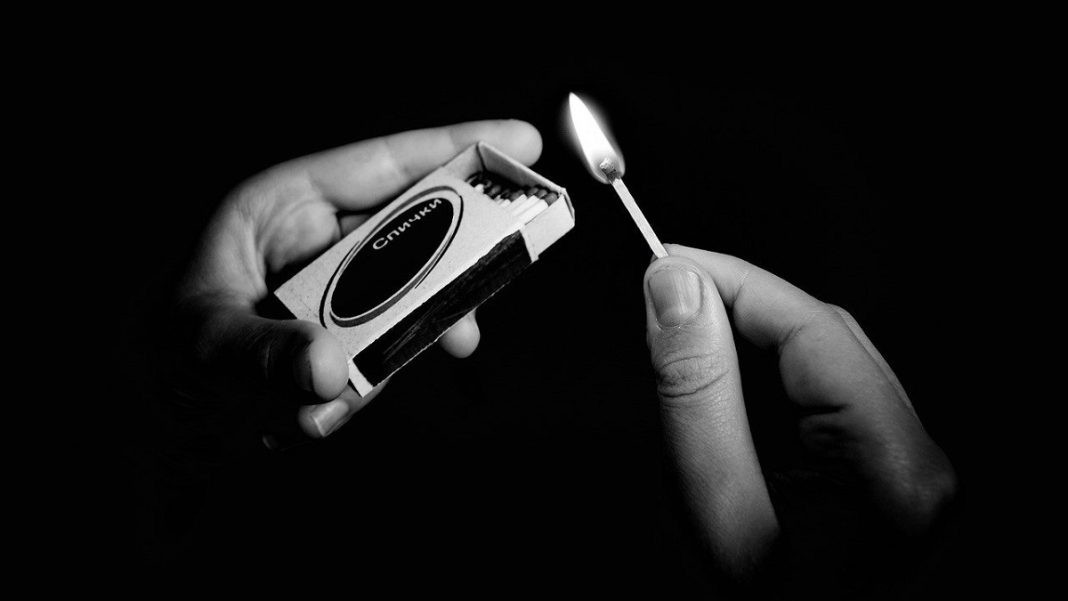 Изображение из фотобанка Спички