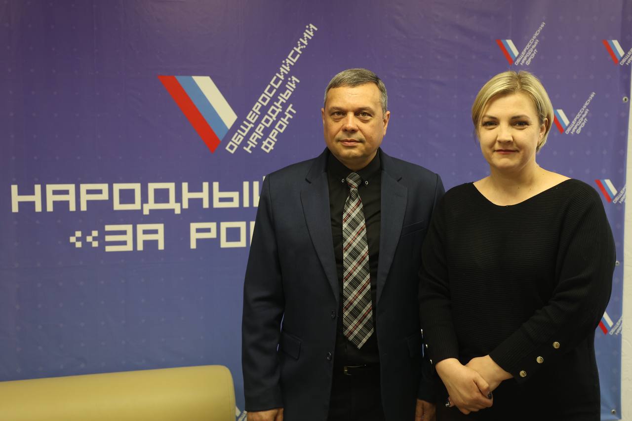 Александр Мяхар и Ксения Лухман в ОНФ Хакасии