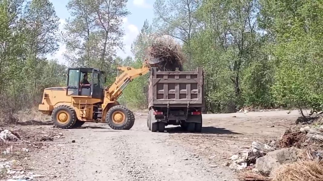 Уборка несанкционированной свалки