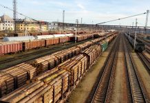 Железная дорога, поезд, лес