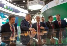 Валентин Коновалов на ПМЭФ. Фото пресс-службы КПРФ