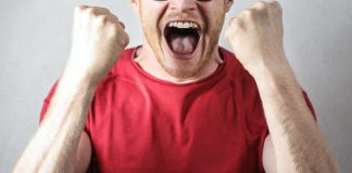 Красный, крик