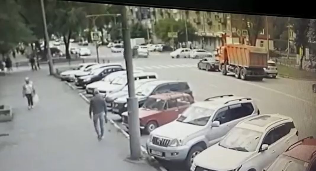 ДТП в Абакане. Кадр съемки камеры наблюдения