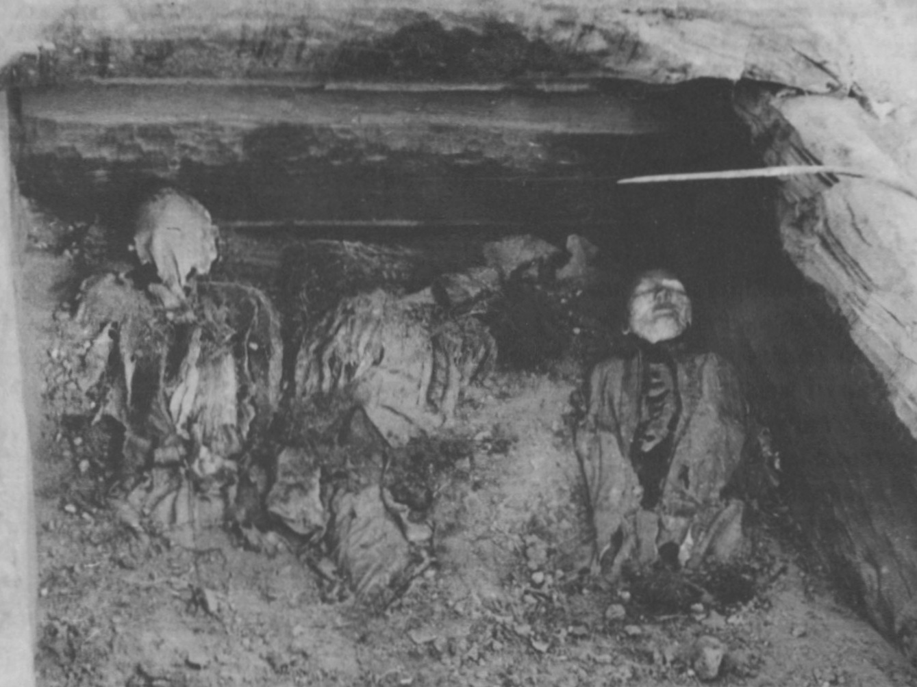 Оглахтинская гробница. Фото Л.Р. Кызласова, 1969 г.