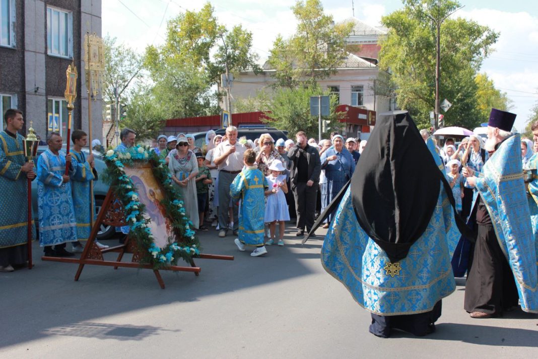 Фото из телеграм-канала Василия Белоногова Крестный ход в Черногорске