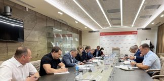 Встреча Коновалова с РЖД. Фото со страницы Валентина Коновалова