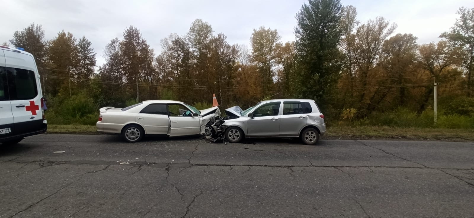 Автоавария лобовое столкновение