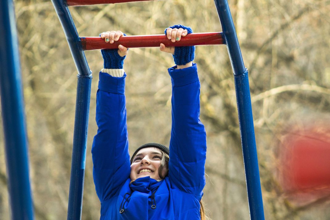 Изображение из фотобанка Подтягивания