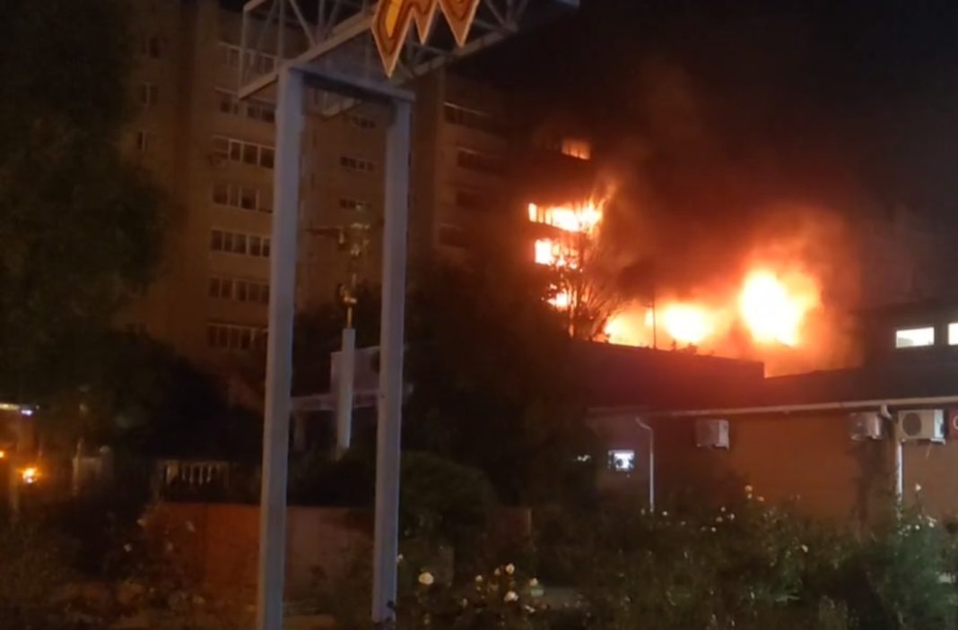 Пожар в Ейске после крушения самолета СУ-34 Пожар в Ейске после крушения самолета СУ-34