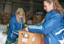 "Единая Россия" собирает гуманитарную помощь. Фото пресс-службы партии