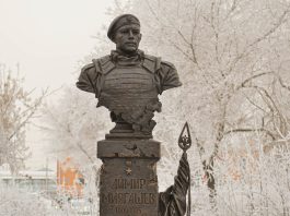 Памятник Аймиру Миягашеву