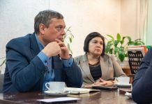 Александр Мяхар и Наталья Кокорева. Фото пресс-службы партии "Единая Россия"