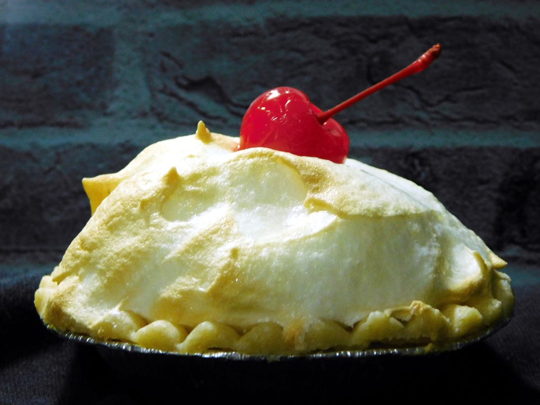 Вишенка на торте