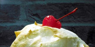 Вишенка на торте