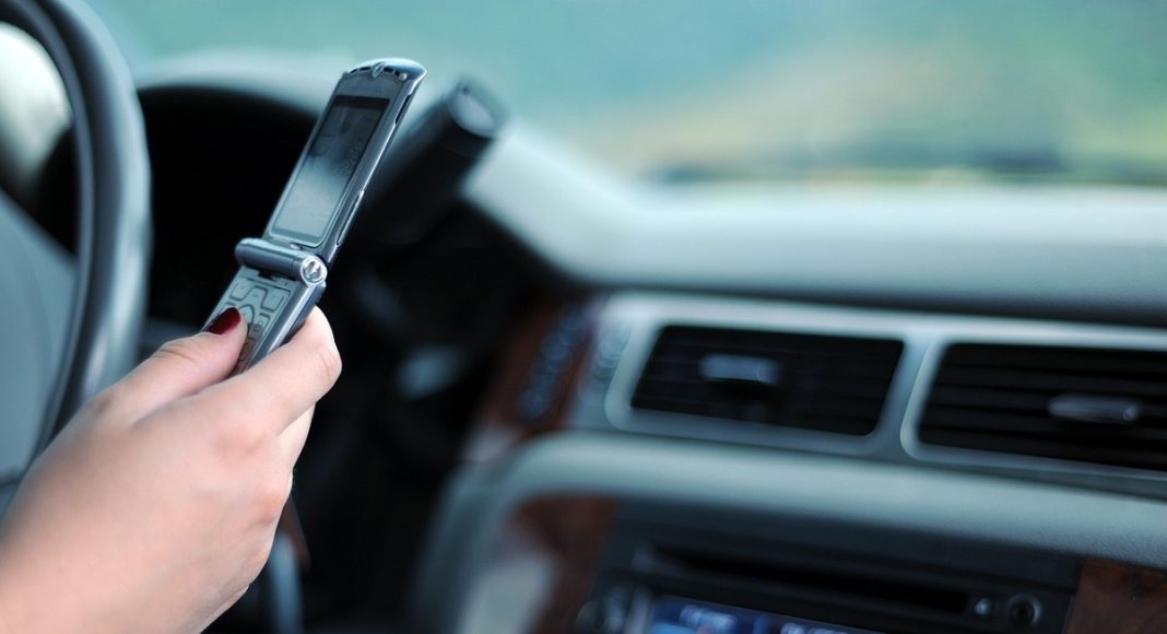 Изображение из фотобанка Телефон