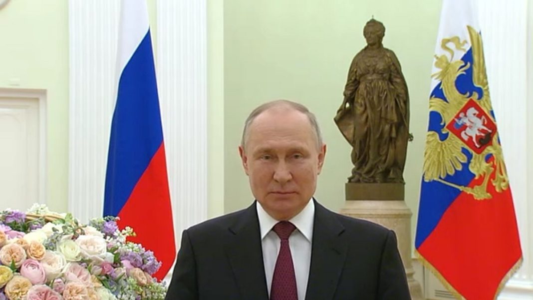 Кадр из видеопоздравления В.В. Путина с Международным женским днём