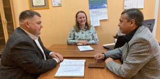 Руслан Шавыркин, Алена Печенкина, Александр Мяхар. Фото pulse19.ru