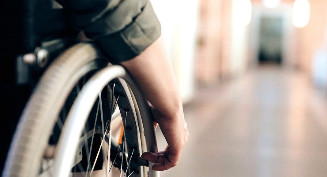 Инвалидное кресло