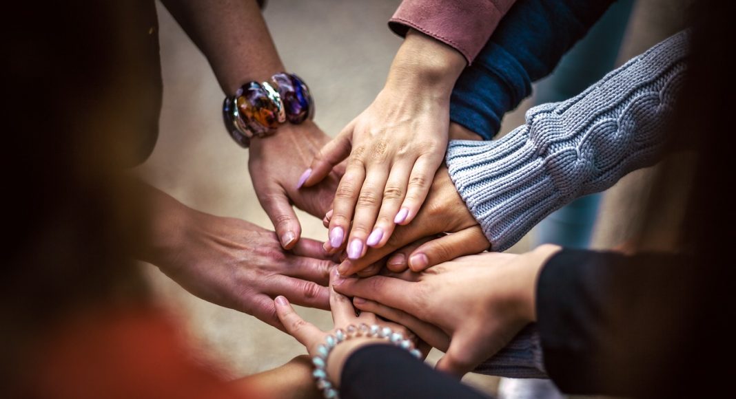 Дружба и единство. Фото из фотобанка