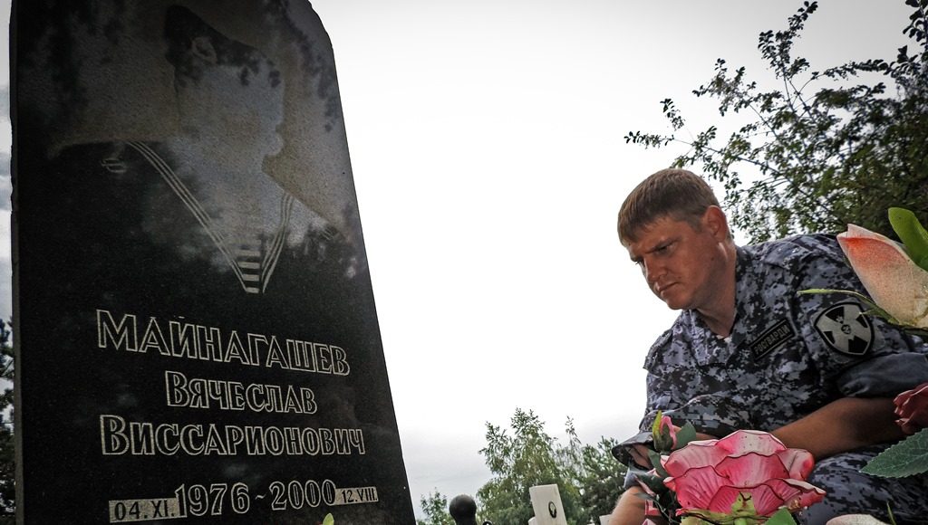 Майнагашев. Могила. Росгвардия. Фото пресс-службы Росгвардии