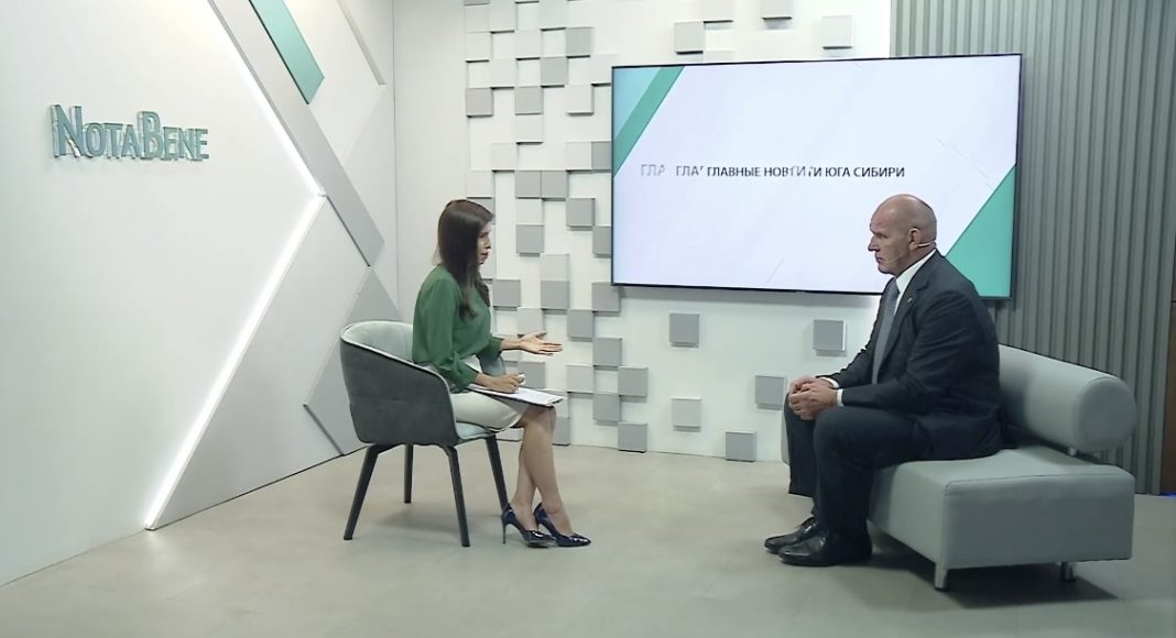 Александр Карелин в студии NotaBene Александр Карелин в студии NotaBene