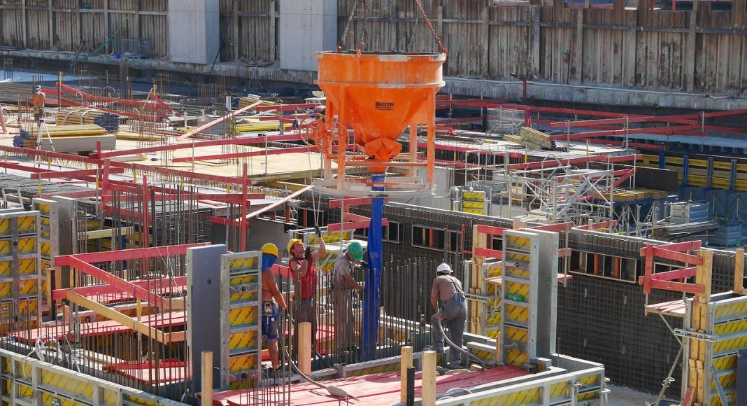 Стройка. Фото из фотобанка