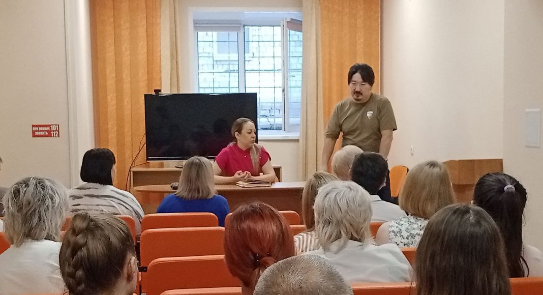 Бадма Башанкаев в Усть-Абаканском районе. Фото из телеграм-канала Елены Егоровой