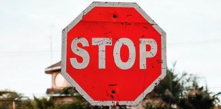 Дорожный знак СТОП