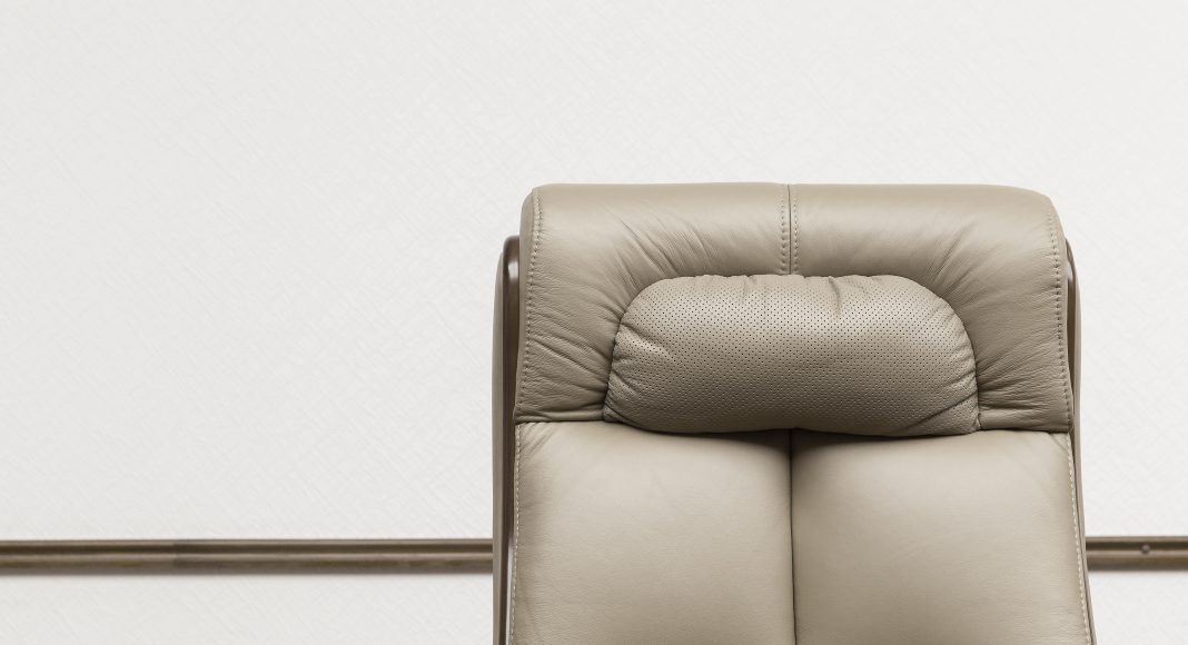 Изображение из фотобанка Пустое кресло