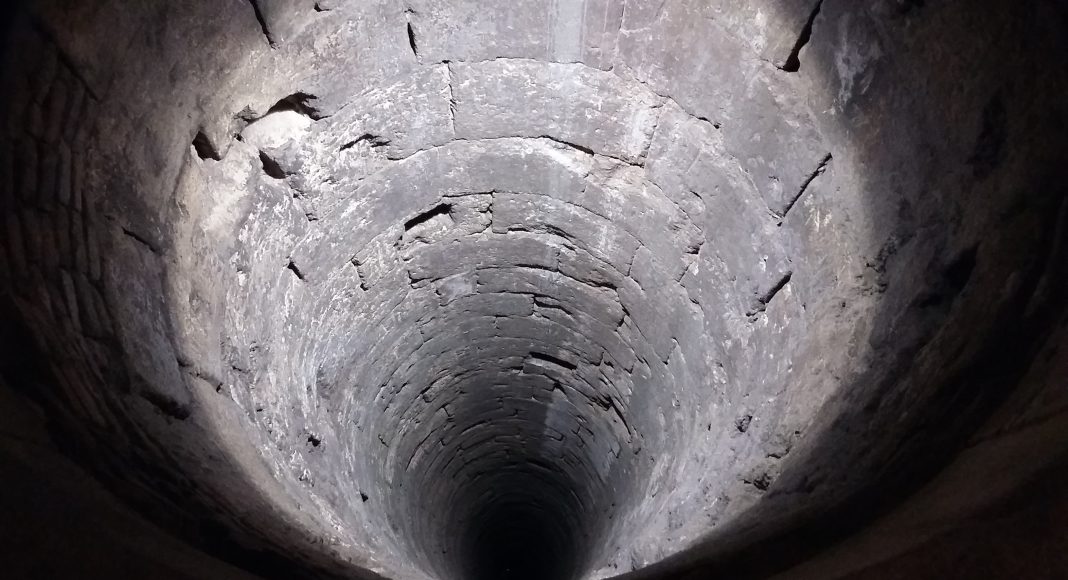 Дна не видно