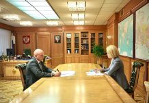 Сергей Сокол и Виктория Абрамченко. Фото пресс-службы ЕР