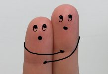 Обнимания. Дружба.