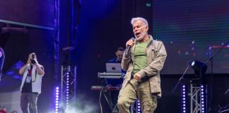 Олег Газманов на концерте в Абакане