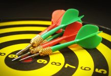 Мишень, дротики