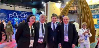 Сергей Сокол и Валентин Коновалов на выставке «Россия»