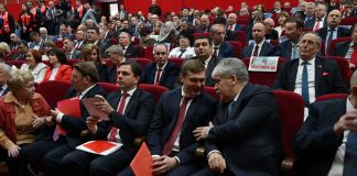 Валентин Коновалов и Павел Грудинин на пленуме КПРФ. Фото: kprf.ru