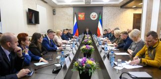 Оперативный штаб. Фото со страницы Валентина Коновалова