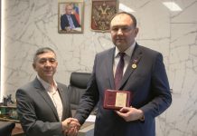 Виктор Таскараков и Сергей Канзычаков. Фото компании СУЭК